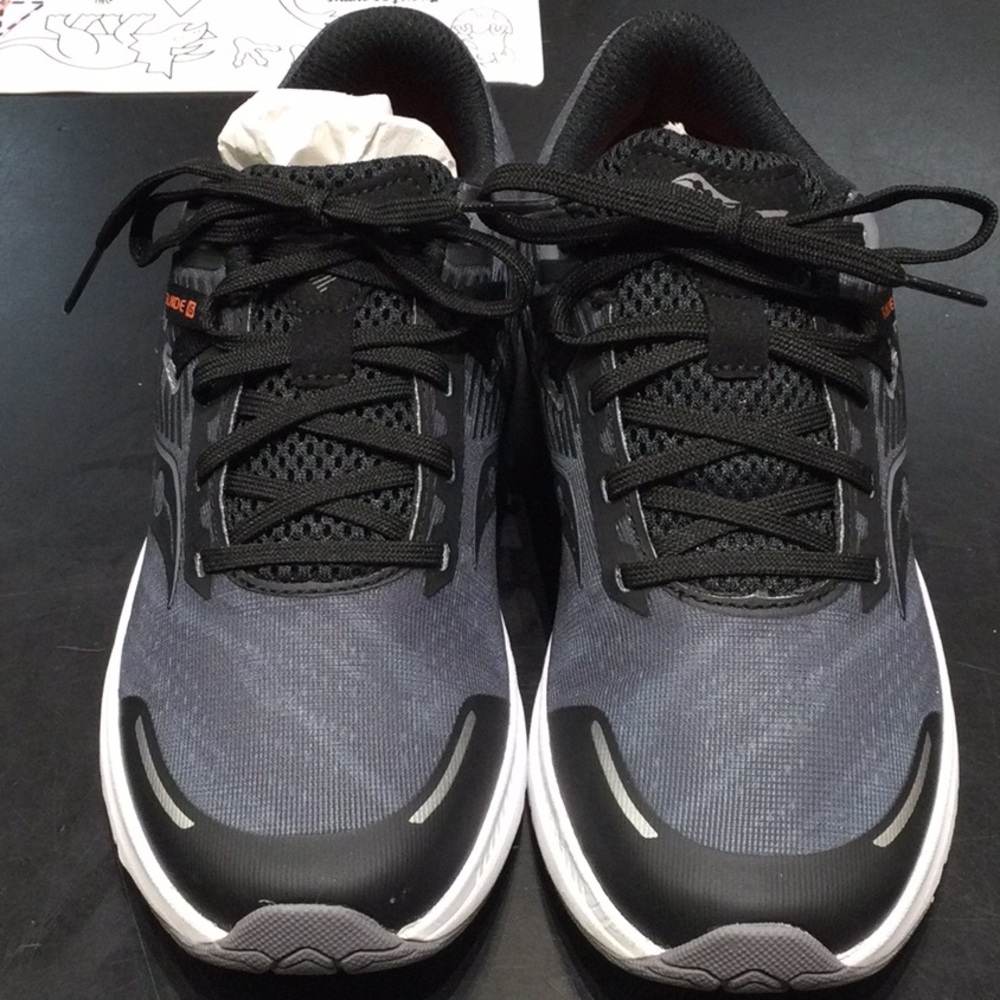 Saucony Guide 16 black/white 3.5 NWT NIB